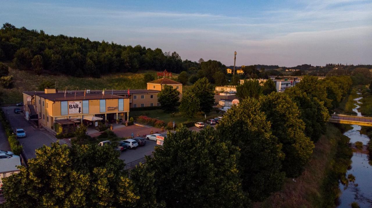 Hotel Michelangelo Terranuova Bracciolini Zewnętrze zdjęcie